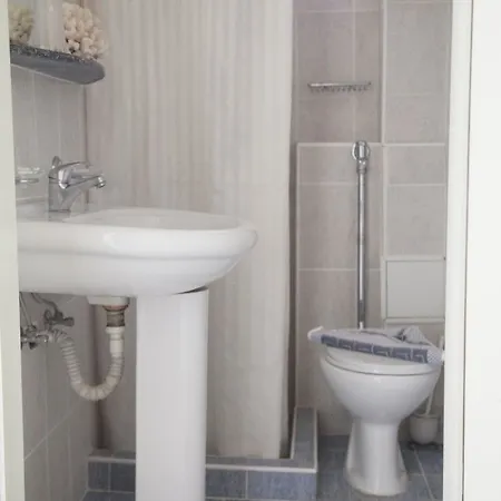 Theonia Szálloda 2*