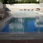 فندق Theonia 2*