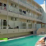 Theonia فندق