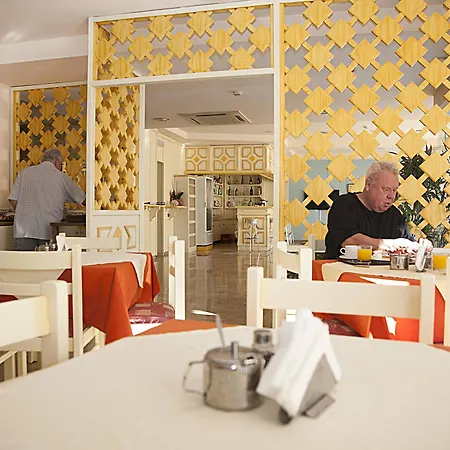 Hotel Theonia 2*