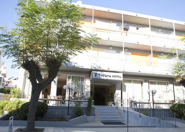 Theonia מלון העיירה קוס