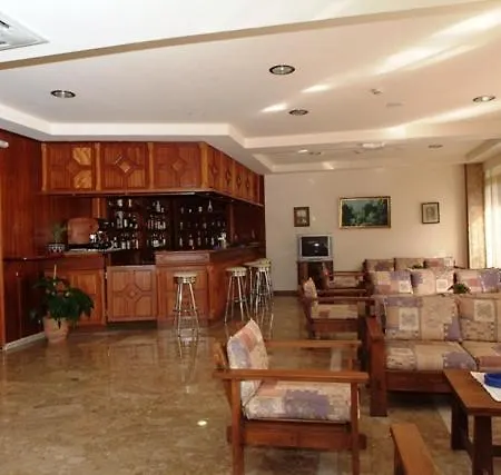 Otel Theonia